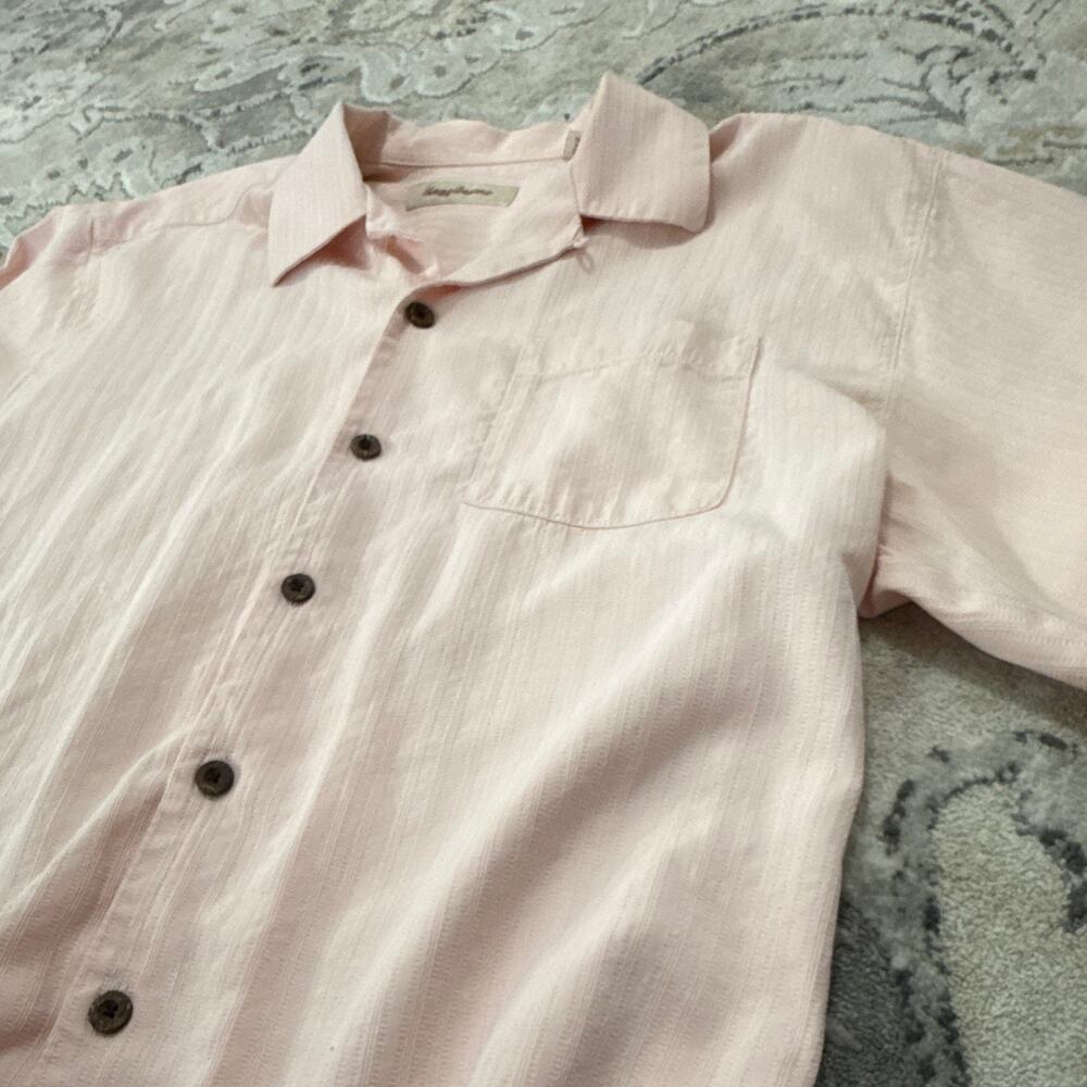 Tommy Bahama Men's Short Sleeve Shirt Large 100% Silk Vintage Light Pink Button